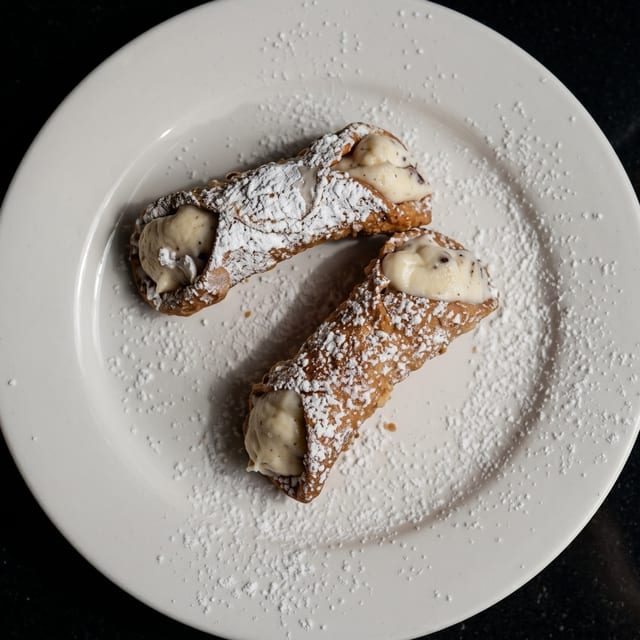 Cannoli.